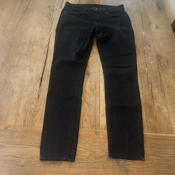 Joe’s Jeans Skinny Leg Frayed Raw Hem Ankle Cropped Black Denim Jeans - Picture 2 of 10